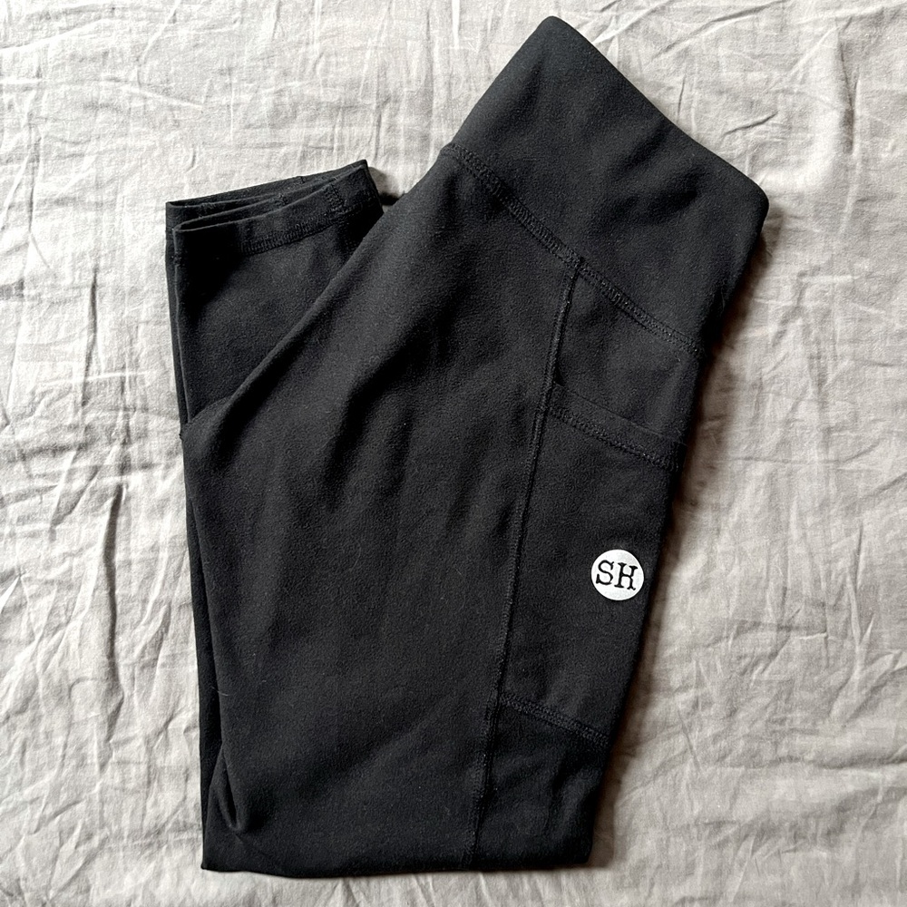 Salty honey strength standard rise black leggings
